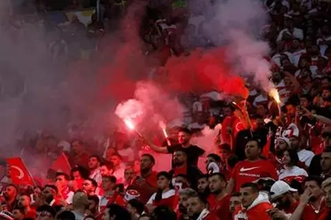 في ظل المأساة الإنسانية.. الاتحاد التركي يمنح عائدات تذاكر مباراة جورجيا لصالح أهالي غزة